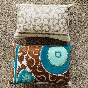 Decorative pillows